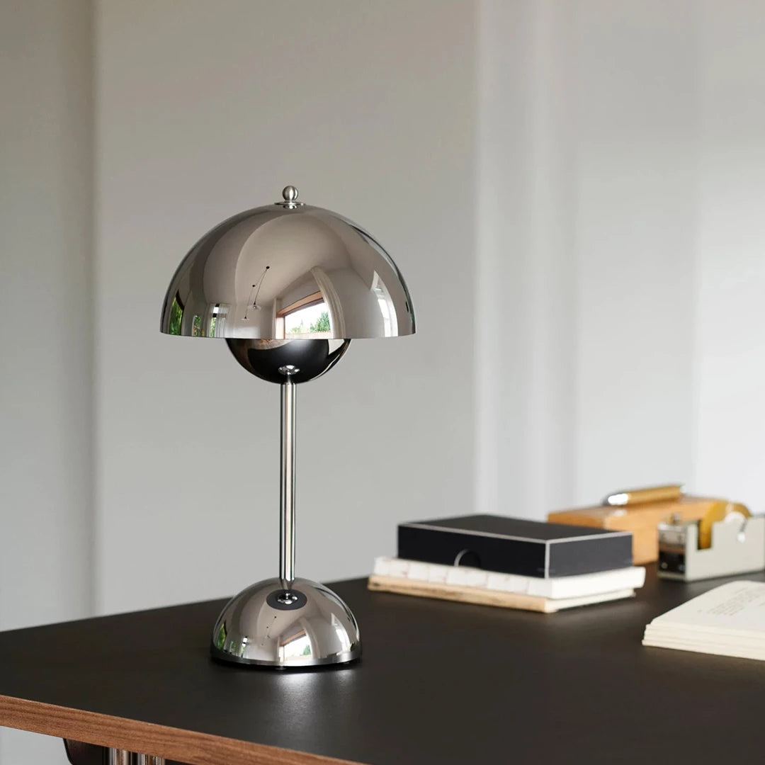 &Tradition:Flowerpot VP9 CRM &トラディション フラワーポット VP9 ポータブル テーブルランプ